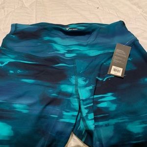 Old Navy Active Capri Workout Pants